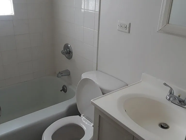2600 Commercial Ave #1 — Photo 3