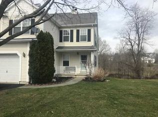 23 Osborne Gln, Poughquag, NY 12570