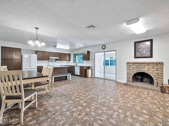 5th image of 2745 W MICHELLE Drive