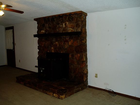 3rd image of 116 Buttry Ln