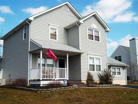 415 Stanford Rd photo 1
