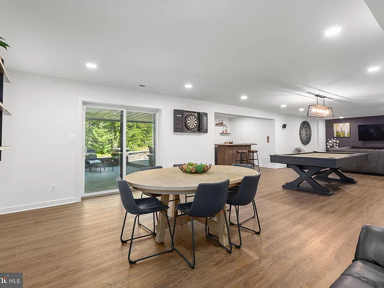 15 Grove Ln — Photo 41