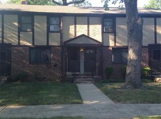 10 Kate Ln, Metuchen, NJ 08840