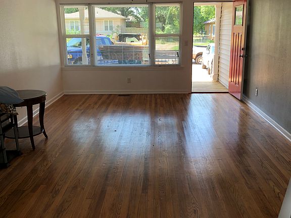 2nd image of 704 W 9th Ave