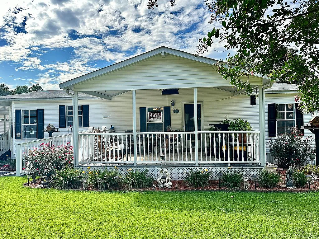 4929 Holly Ln photo 1