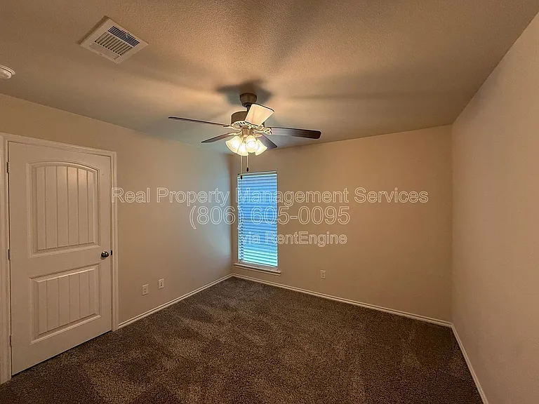 10121 Virginia Ave — Photo 8