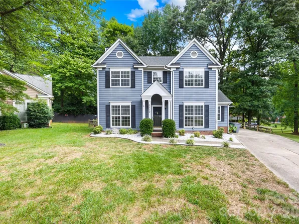 1112 Coachlight Cir, Charlotte, NC 28262