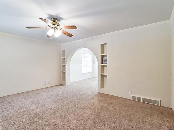 4th image of 2401 Maryel Dr