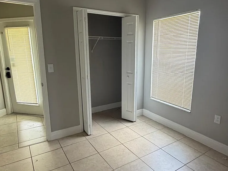 2809 Berkshire Cir — Photo 28