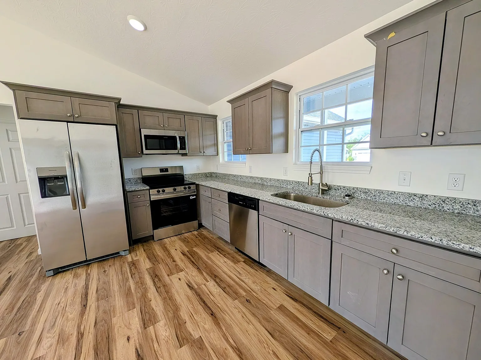 128 Kelly Drive - 1 — Photo 3
