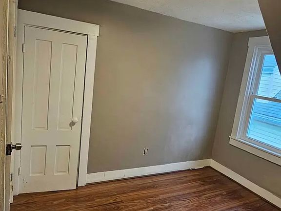 5th image of 33 Winsor St #3