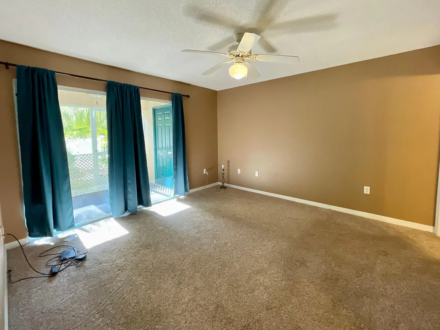 2 bed, 1400 sqft, $1,900 — Photo 3