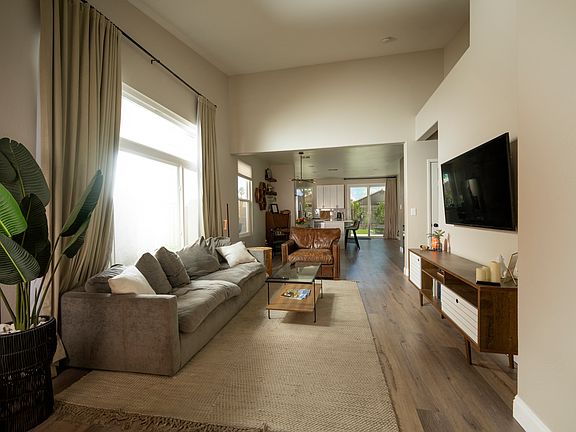 Living Room

(2025)