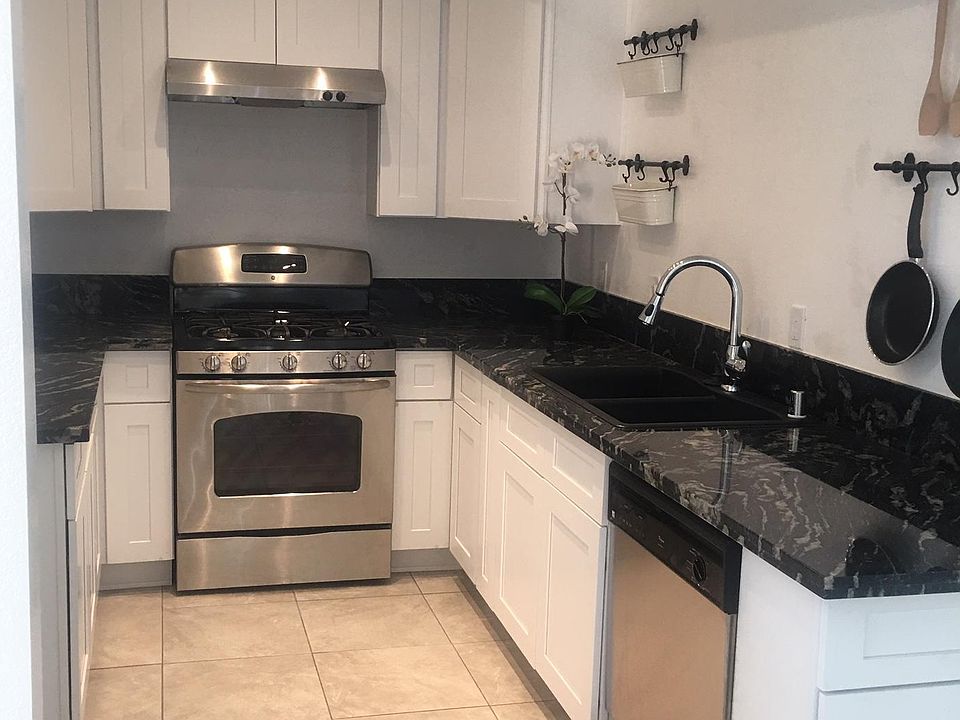 1st image of 607 Parkview Dr