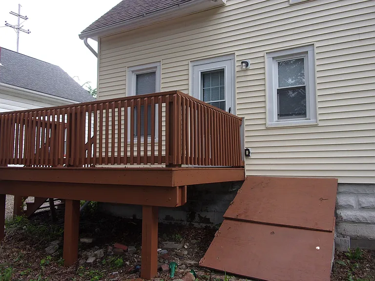 429 Lake St — Photo 17