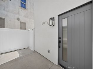 2937 1/2 10th Ave, Los Angeles, CA 90018