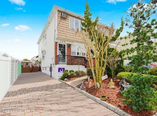 122 Durant Ave, Staten Island, NY 10306