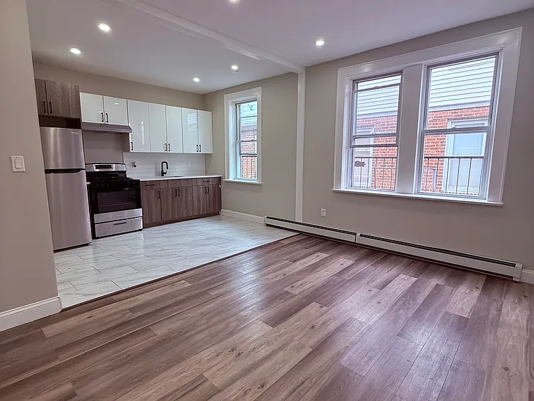 380 N 11th St #2 — Photo 8
