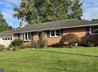 2018 Pineview Dr, York, PA 17408