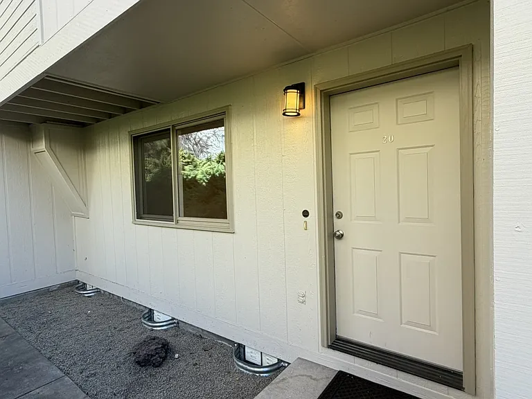 1050 NE Butler Market Rd #20 — Photo 35