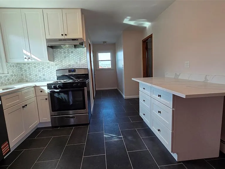 159-161 Tappan St — Photo 3