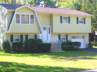 34 Eisenhower Dr, West Milford, NJ 07480