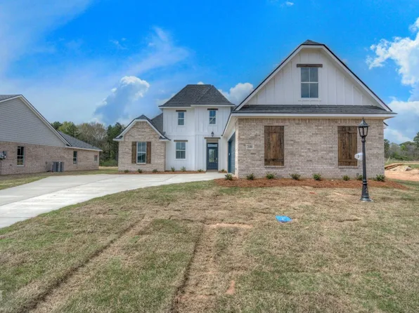 240 Woodcrest Dr, Stonewall, LA 71078