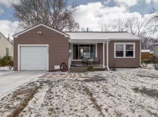 2520 S Twin Oaks Rd, Wichita, KS 67216