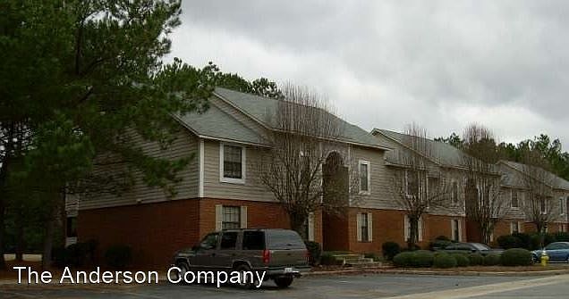 2nd image of 2110 Lennox Dr #15