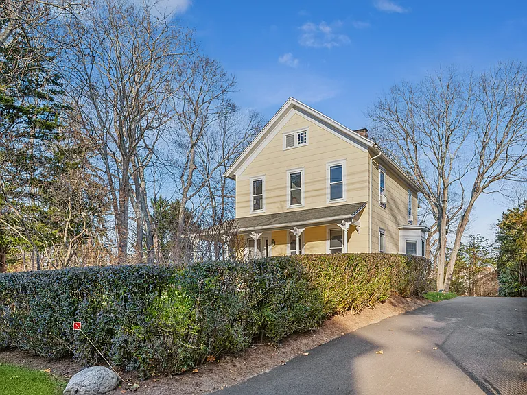 255 Madison St — Photo 3