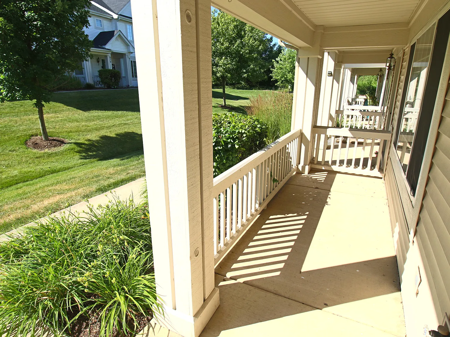 3 bed, 2.5 bath, 1318 sqft, $2,150 — Photo 2