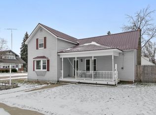 107 E Chestnut St, Pardeeville, WI 53954