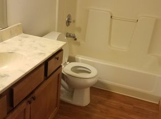 203 31st St SW APT 103, Austin, MN 55912