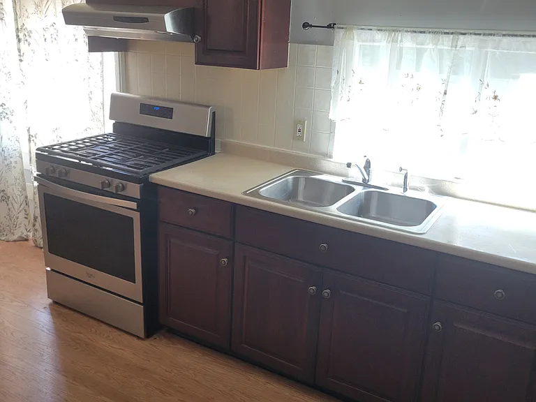 34 Center Oak Ave — Photo 3