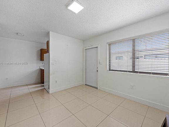 4th image of 1911 NW 30th St APT 1