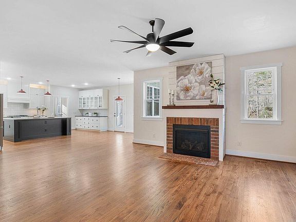 4th image of 1616 Bowling Rd