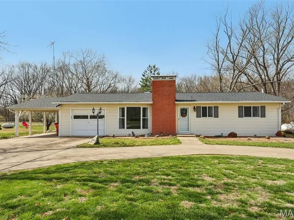 1283 Red Ball Trl, Greenville, IL 62246