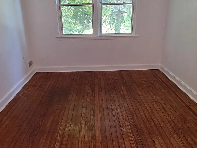 3319 Presstman St — Photo 12