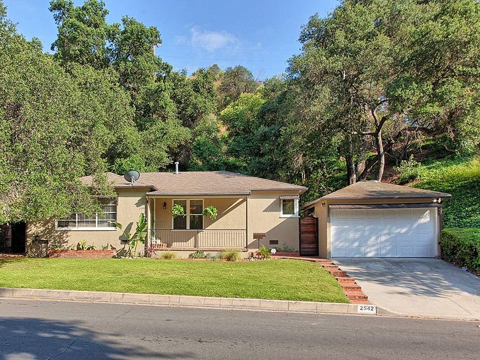 1st image of 2542 E Glenoaks Blvd