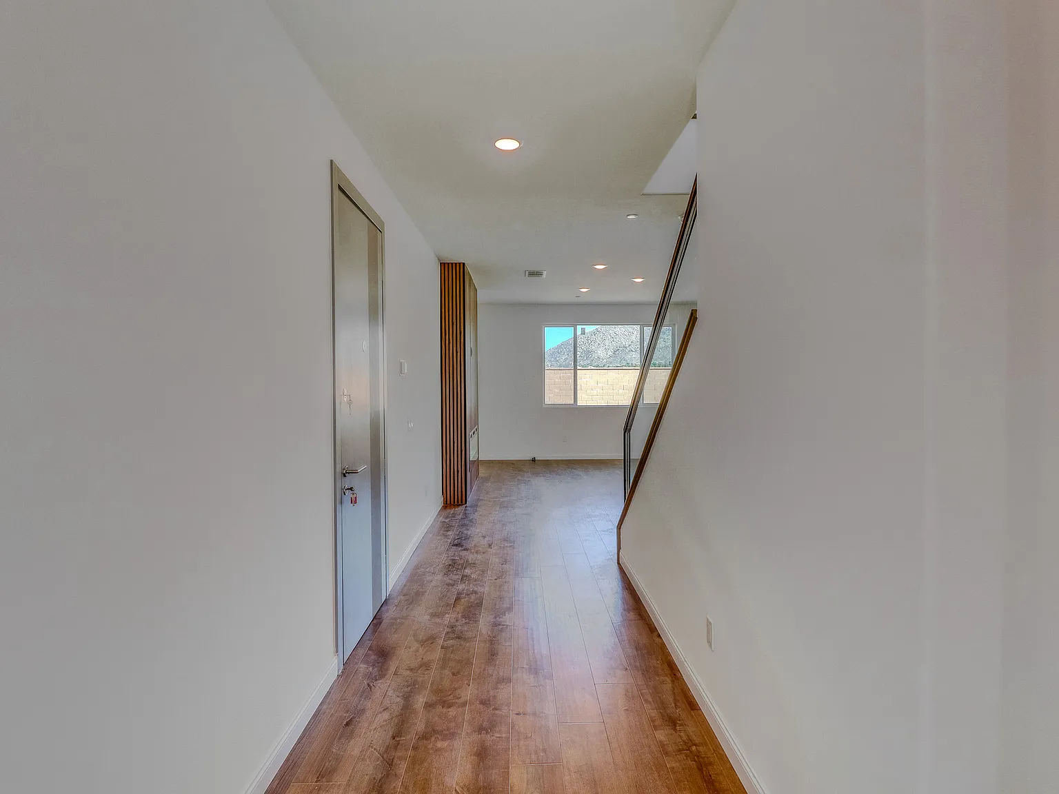 4 bed, 2553 sqft, $4,600 — Photo 1