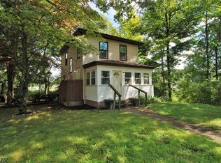 3 Hart St, Landing, NJ 07850