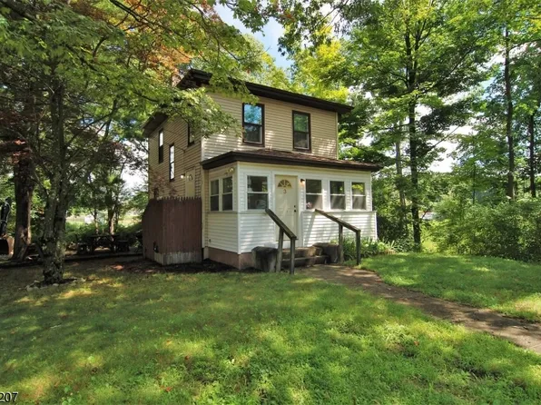 3 Hart St, Roxbury Twp., NJ 07850