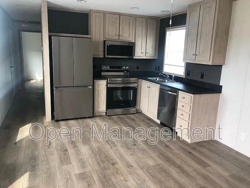 2 bed, 1.0 bath, 672 sqft, $995 — Photo 3
