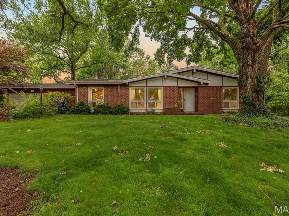 198 River Bend Cir, Chesterfield, MO 63017