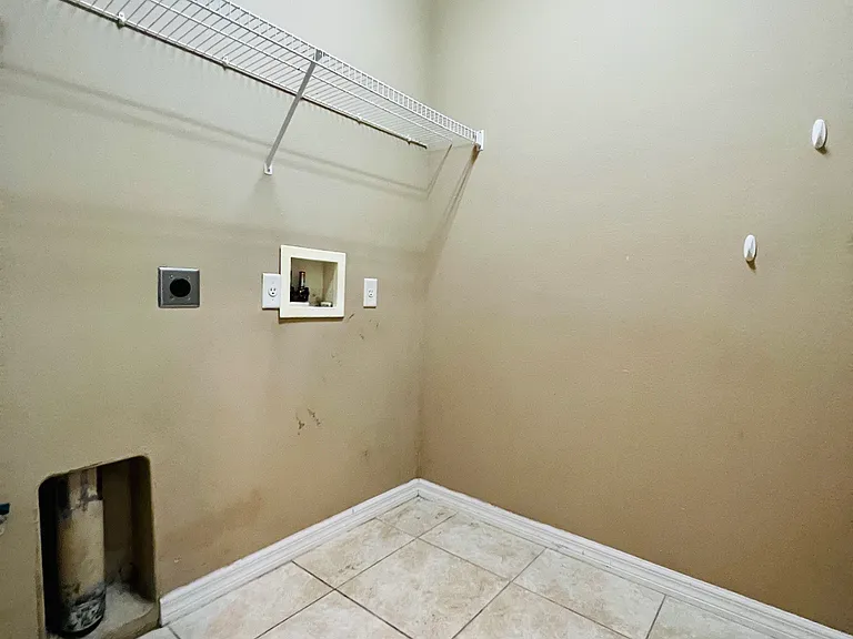 365 James Cir — Photo 14