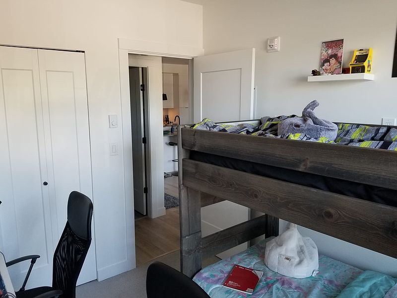 Abbotsford Apartment for rent - 2 Bedrooms — photo 17