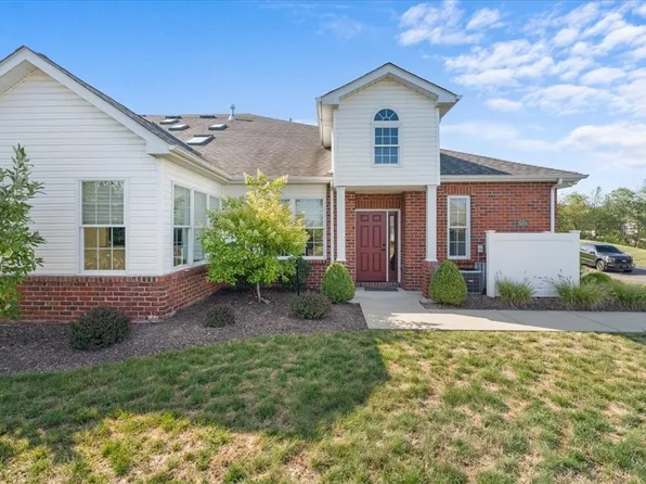 1604 Ambassador Ln, Valencia, PA 16059
