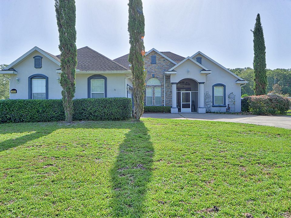 1st image of 390 NW 113th Cir