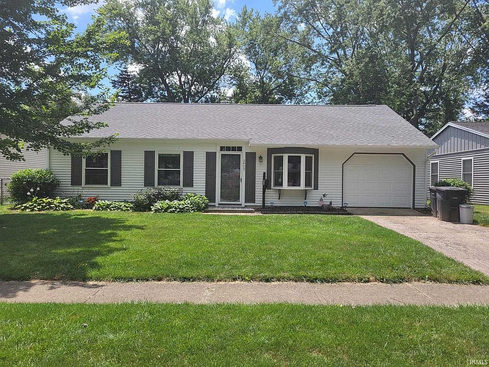 1st image of 2409 Iroquois Trl