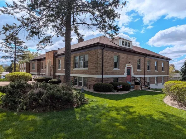 117-139 E North Street, Dodgeville, WI 53533